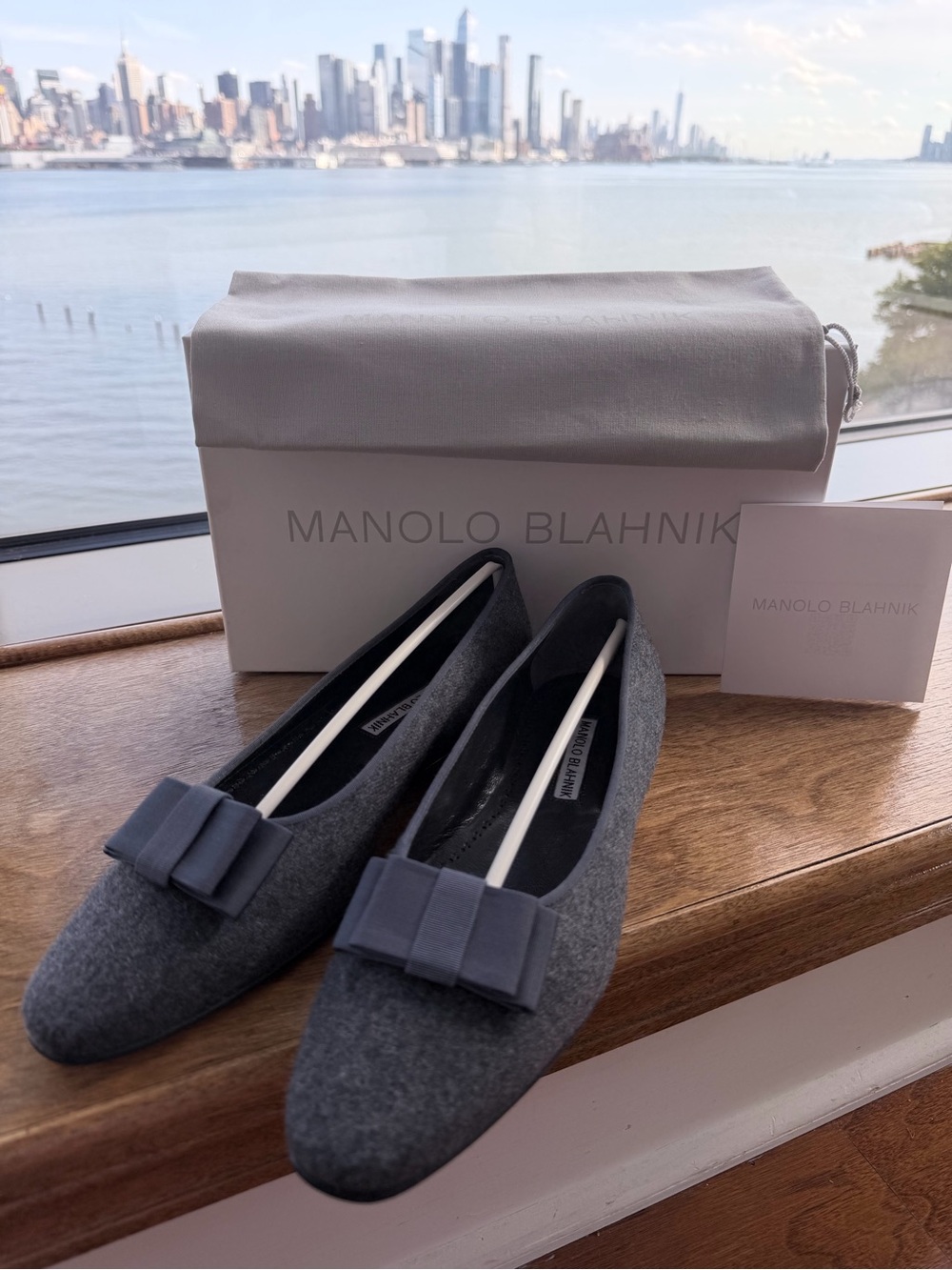 Manolo Blahnik Bulgatora Grey Wool Bow Flats – EU 38.5
